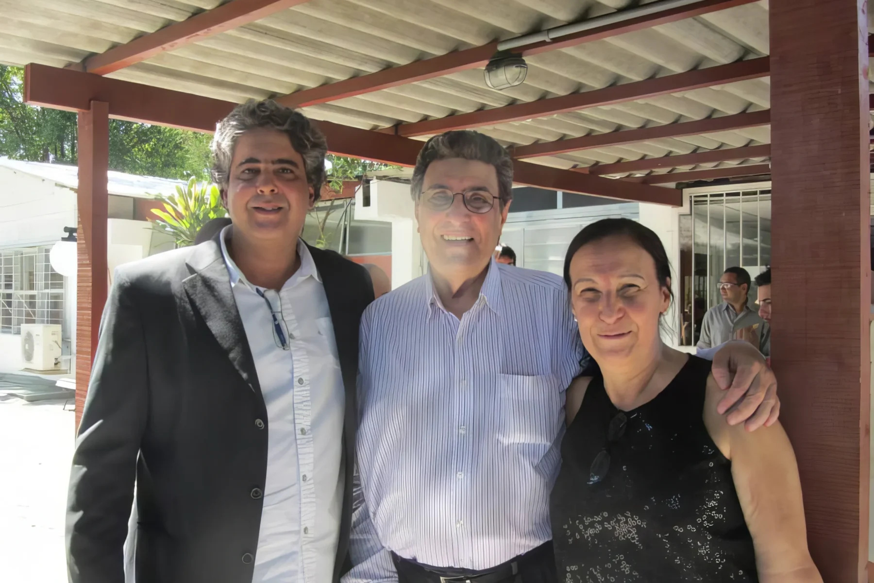 Armando Meyer (diretor do ISEC), Henri Eugene Jouval Junior e Ligia Bahia.